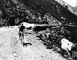 Tour de France competitor in the mountains, 1925